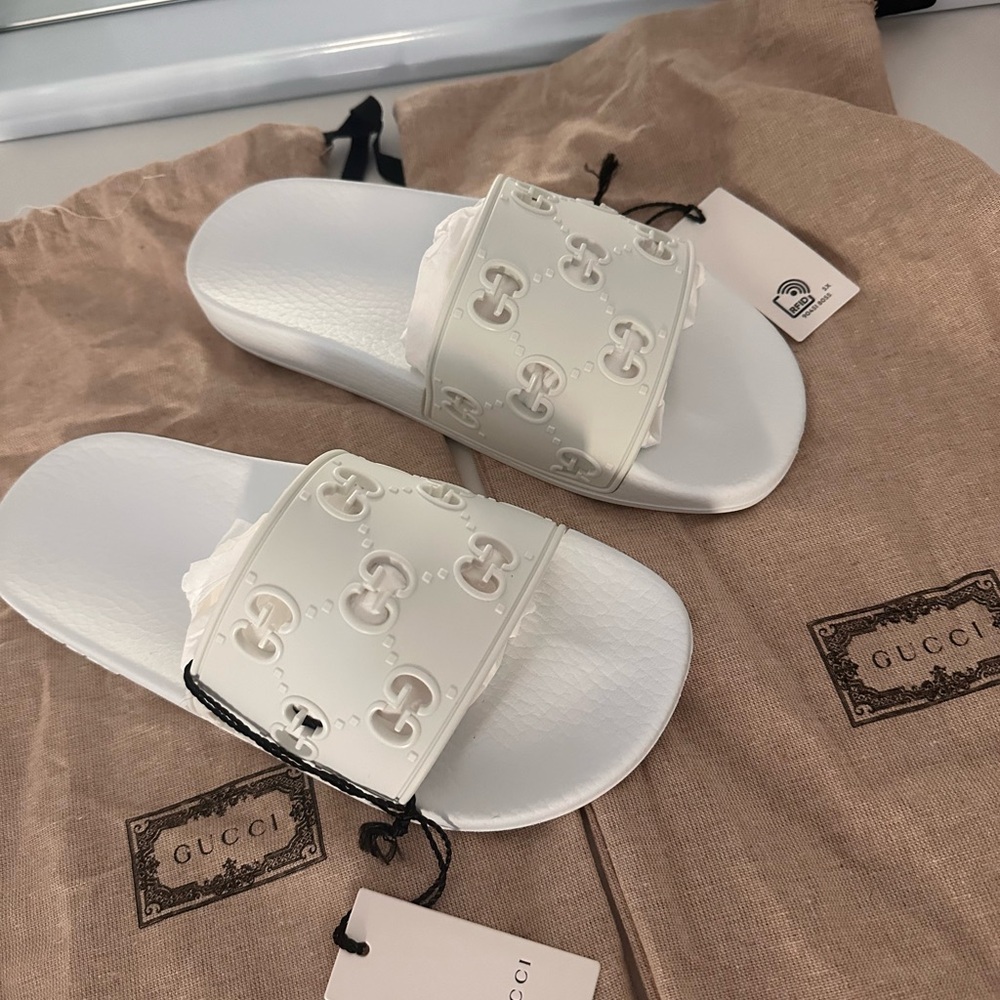 BRAND NEW Gucci White Rubber GG Slide Sandals 36 EU / 5.5 US SIZE - Picture 6 of 9